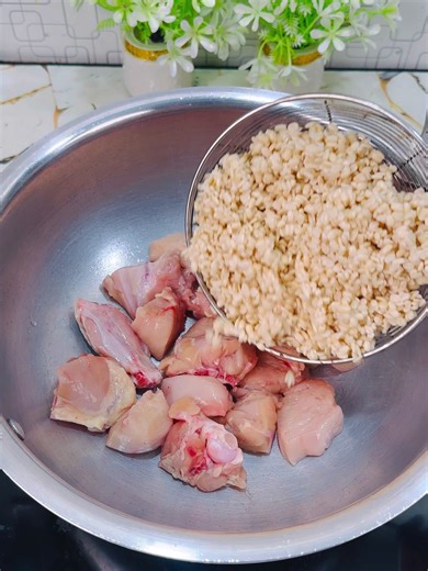 Restaurant Style Famous Dal Chicken Recipe | Easy And Tasty #reelsfb #fyp #viralvideo #trending #tasty #viralfyp #restaurantstyle #foryou #cookingwithshazia #recipeoftheday #recipe #cooking #newstyle