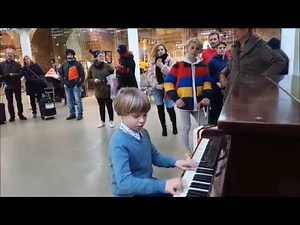 Eine Kleine Nachtmusik - Wolfgang Amadeus Mozart -plays Olivier (8 years old)