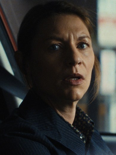 Claire Danes, Matthew Rhys y el equipo detrás de 'Homeland'. 'La Bestia en Mí' llega el 13 de noviembre.