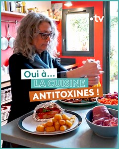 Comment avoir une cuisine plus saine, de la préparation jusqu'à la conservation des aliments ? On vous explique tout 🥰 ! 👉 Retrouvez « 𝗘𝗻𝗾𝘂𝗲̂𝘁𝗲 𝗱𝗲 𝗦𝗮𝗻𝘁𝗲́ : 𝗖𝘂𝗿𝗲 𝗗𝗲́𝘁𝗼𝘅, 𝗺𝗶𝗿𝗮𝗰𝗹𝗲 𝗼𝘂 𝗺𝗶𝗿𝗮𝗴𝗲 ? » ce soir à 21h sur France 5 📺 et dès maintenant sur france.tv 📲 bit.ly/EDS-Detox | France.tv Bien-être