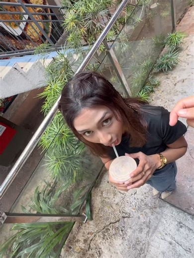 Eh waitt, bayar dulu air tu baru lariii 🤣 #bigapple #donut #fortunenutsseries