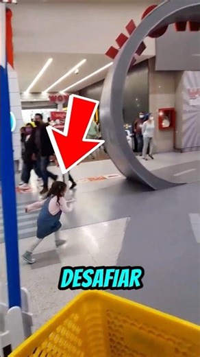 Criança Tenta Loop Gigante - Veja o Que Aconteceu! #curiosidades #shorts