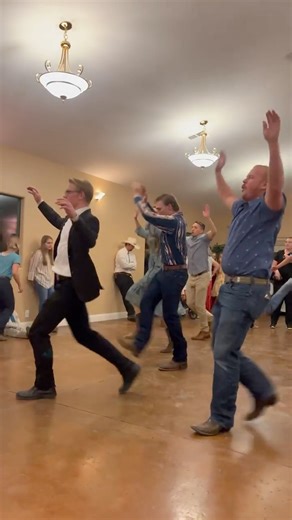 3.2M views · 41K reactions | 朗朗 #countrydancing #dance #dancefam #dancehub #country #lifts #swingdancing #countrygirl #fyp #viral #reel #trending #couples #stgeorgeutah #couplegoals #heartofcountryswing #funthingstodo | Heart of Country Swing | Facebook