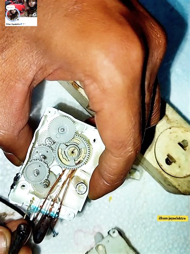 Understanding the Defrost Timer's Function