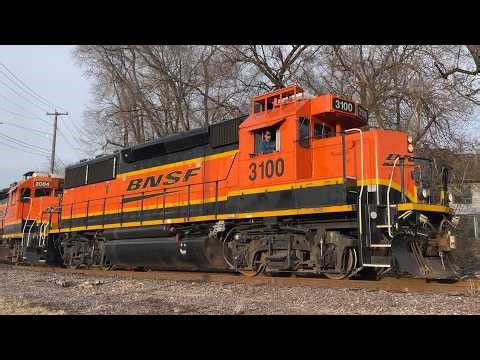 6,800 Horsepower for Two Hoppers on BNSF R-CHI452