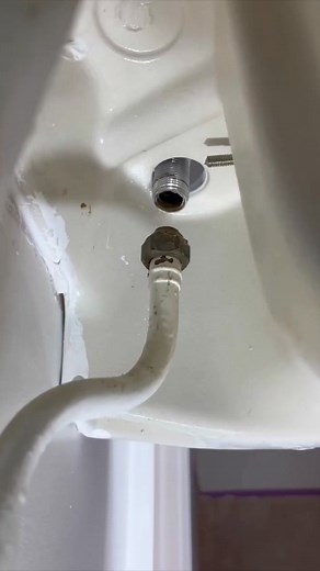 How to change a pair of basin taps! #howto #diy #asmr #asmrsounds #subscribe #youtubeshorts #smartgadgets #fblifestyletyle #fblifestyle #fblifestyletyl #fblive #lifestyle #life #lifehacks #lifeisbeautiful #lifequotes #short #furnituresale #homedecor #smallbusiness #localbusiness #homeforsale #homefurniture #realestate #toolsale #vintagefurniture #appliancesale | plumber video