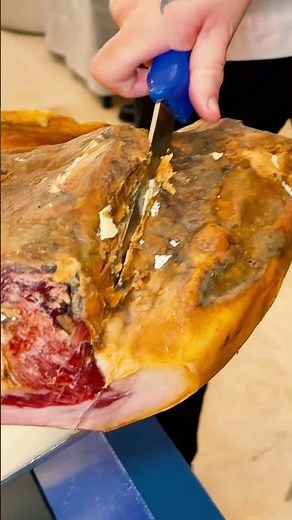 Cutting ham is like peeling a kiwi.