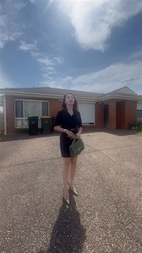 ✨ COMING SOON — AUCTION ✨10 Greer Street, Bonnyrigg HeightsAuction: Saturday 13/12/25 at 10:45am (unless sold prior)Sitting on 550.6m², this well-kept home offers huge potential with:🏡 3 Beds | 🛁 1 Bath | 🚗 1 Car🌳 Big backyard ideal for a future granny flat (STCA)Perfect to move in, invest, or develop — opportunities like this don’t last.🔥 Stay tuned for the launch!DM to register your interest. | Anh Que Huynh