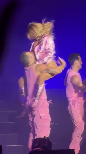 die young by KESHA live