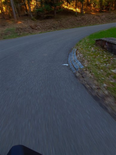 POV: Ma thérapie quotidienne. Vous pensez quoi de la gamme Akrapovic ? Meilleur du marché ou ? #cb650r #POV #bikePOV #exhaustsound #bikeride