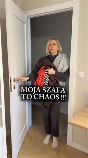 Angelika Janik | Stylistka on Instagram: "Planer „4 Pory Roku” pokaże Ci, jak z tego co już masz, stworzyć praktyczną i stylową garderobę na lata 🎉 Bez chaosu ❌ Bez impulsywnych zakupów ❌ Bez wielkiego budżetu ❌ To konkretny PLAN, który krok po kroku uczy: ✔ jak łączyć ubrania o każdej porze roku ✔ jak wykorzystać bazę garderoby na wiele sposobów ✔ jak wyglądać „drogo” wydając mało ✔ jak w końcu mieć poczucie: „mam się w co ubrać” 👇Napisz: 𝟐𝟎𝟐𝟔, a ja wyślę Ci link do Planera i dowiesz się