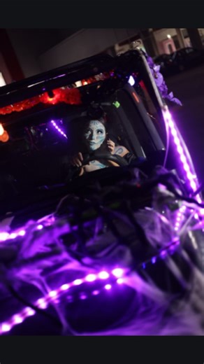 charco pintor🦈🎨 on Instagram: "Si sabían que el maquillaje también es un tipo de arte? Use los productos: @lagranmurallalp esponja para aplicar y difuminar maquillaje de colorion. Eyelash curler de colorion. Mate perfect eyeliner waterproof de ItaLia delux. Eyelid primer de saniye. La paleta secret garden de saniye. Máscara de ojos de prosa gris. Lápiz blanco grueso. Fixer fijador de maquillaje de KJ Y muchísimas ganas de disfrazarme