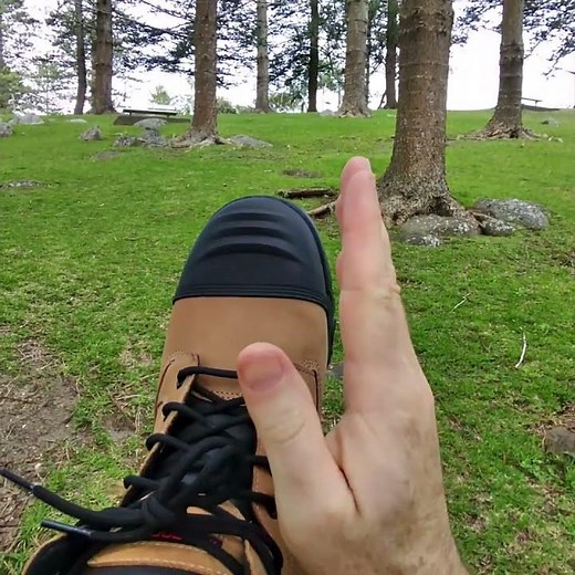 Composite toe cap will protect your toes like a steel cap but lighter