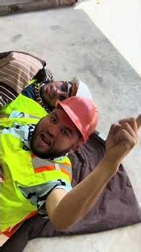 Tutorial de como ser un buen 🐸🦺en la construcción #latinosenusa #comedia #humor #migranteslatinos