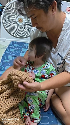 Sukat namin yung yoda costume niya before kung kasya pa sa kanya. #halloweencostume #halloweencostumeideas #costumeideas #costume #adorable | Jenny Lyn Nepomuceno Hernandez