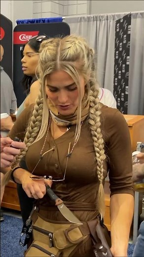 Melissa Miller gives bushcraft knife advice at Blade Show 2023.