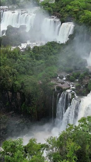Iguaçu Falls | The Power of Nature at the Brazil–Argentina Border