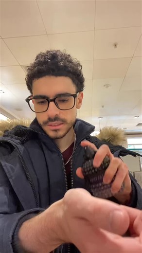 Joehoesph on Instagram: "New valentino perfume review #viral #perfume #perfumetok"