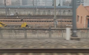 G7493次（金华站-太湖南站）本务上海动车段CR400BF-A3097芜湖站发车并中速通过芜湖南站（拍摄设备与时间：荣耀50pro，2023年12月29日）