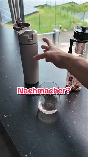 Antwort auf @Hansi > Must-have für den Sommer: die Hydration Infuser Bottle. 💦🍃 #infusedenergy