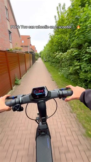 POV: You can wheelie an e-scooter #escooterwheelies #eroller #zt3pro #wheelie #escooter