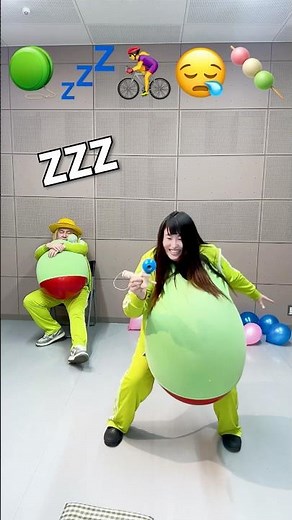 Sugarless GiRL Balloon Popping Dance Challenge 巨大風船服の中で膨らませて踊ってみた8 #Shorts #フルーツジッパー