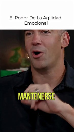 EL PODER DE LA AGILIDAD EMOCIONAL | Lewis Howes 🧠🔥 ¿Y si el verdadero poder no fuera controlar tus emociones… sino saber moverte con ellas? La mayoría lucha contra lo que siente. Lo reprime. Lo niega. Y sin darse cuenta, pierde claridad, energía y enfoque. En este reel, Lewis Howes revela por qué la agilidad emocional es la habilidad silenciosa que distingue a los líderes que evolucionan de los que se quiebran ante la presión. 💡 Aprenderás: ✨ Cómo reconocer tus emociones sin que te dominen ✨ 