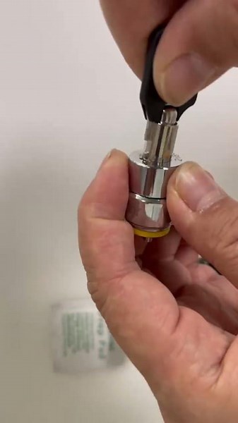 LORADAR Retractable Cable Lock Portable Keyed Laptop Lock