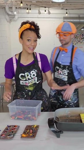 Melting Crayons Science Experiment 🌈 Safe Learning Fun with Blippi and Meekah #CrayonExperiment