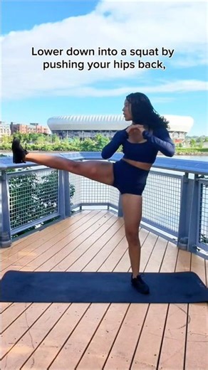 How To Do Squats With Leg Lifts