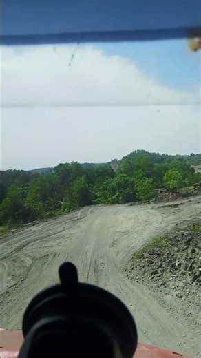 lori tanah turun bukit #jalanterus #fypシ゚viral #luncur #drebamuda