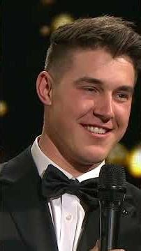 Von Allmen wird an den «Sports Awards» mit spontanem Frisur-Update überrascht 💇‍♂️😅| SRF Sport