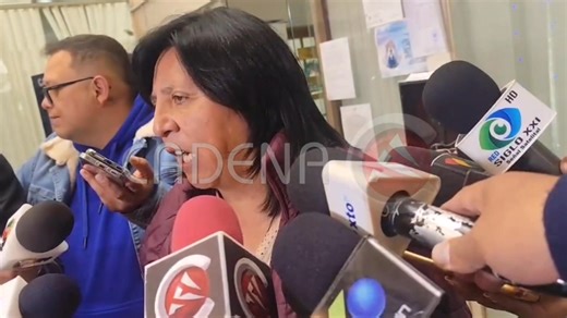 TILDAN A LARA DE “ERROR POLÍTICO” La diputada Claudia Bilbao (PDC) aseguró que el vicepresidente Edmand Lara cada vez que queda más solo por estar influenciado por Evo Morales. En las últimas horas Lara se declaró “oposición” al gobierno de Rodrigo Paz. Vea el vídeo. | Noches Sin Tregua