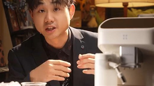 智能咖啡新体验家用便捷省心选\n支持多饮品定制，精准控温萃取，30秒快速 brewing，居家办公更高效，轻松享受 café 级口感