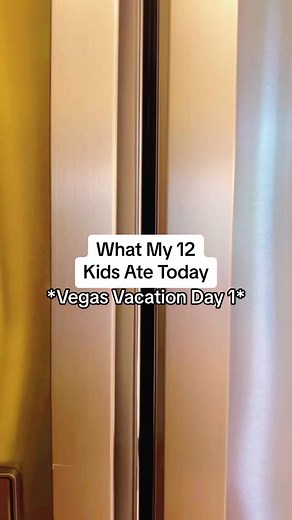 What the Dougherty Dozen Ate in Vegas | Summer Vacation Food Diary