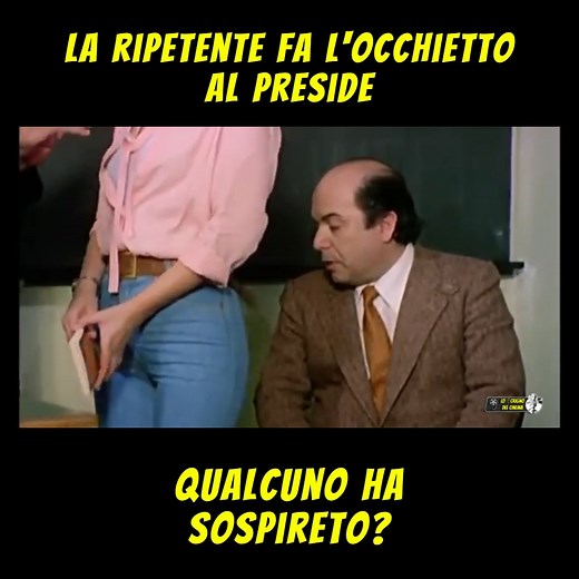 "Scusi, signorina, non la sa a memoria?" Lino Banfi, Anna Maria Rizzoli e Carletto Sposìto (Palermo, 1 maggio 1924 – Roma, 8 settembre 1984) Il 14 agosto 1980 usciva al cinema: La ripetente fa l'occhietto al preside Regia di Mariano Laurenti (Roma, 15 aprile 1929 – Gubbio, 6 gennaio 2022) | Lo Scrigno del Cinema