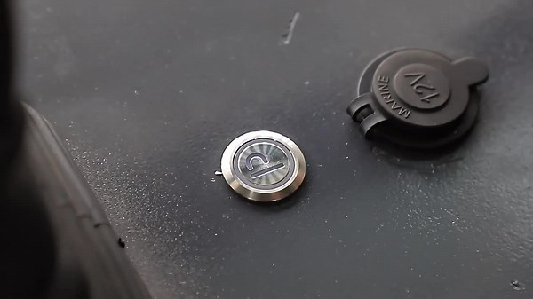 👍The EVERUN ER1220 loader is a recent bestseller. Beautiful design and durable qualities are the most attractive places. You can choose with or without cabin. Welcome to learn more! 📩For more details, please check below and contact us for a free quote: https://www.everun.com/Product_detail/Medium-WheelLoaders—ER1220 #everun #miniloader #loader #wheelloader #electricloaders #batteryloaders #telescopicwheelloader #excavator #forklift #telehandler #pallettruck #palletstacker #skidsteerloader #sta