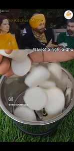 Berries and 70% raw food#reel#post | Kitchen Muse