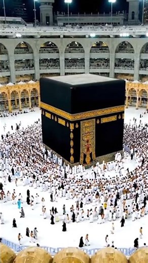 An Islamic cinematic video showcasing the beauty of Mecca in stunning 4K resolution.