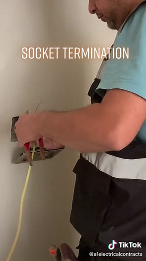 Connection of a double socket in a kitchen rewire we’ve just completed, making sure to earth the metal back box too. . . . #sparky #rewire #electricalwork #sparkylife #electricaltraining #house #houserewiring #homeimprovement #houserenovationuk #kitchen #electrician #electrical #foryoupage #fyp #viraltiktok #video