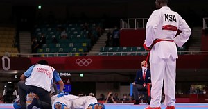 Quedó noqueado por una patada pero descalificaron a su rival y ganó la medalla de oro: la increíble final en el karate de los Juegos Olímpicos de Tokio