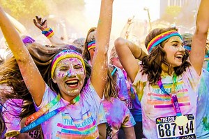¿Eres running lover? No pierdas esta experiencia emocionante y llena de color en The Color Run Night 2023