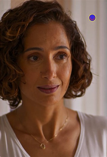 Leo questiona Ellen sobre querer levar Sofia para Portugal, dizendo que a menina já passou por muita coisa! 🥺 #Novelas #DonaDeMim