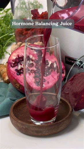 HORMONE BALANCING JUICE 🌿 Nourish & Balance 🌿 This hormone-balancing juice is a symphony of wellness! Pomegranate delivers antioxidants to regulate estrogen levels Beets detoxify and support liver function for hormonal harmony. Carrots offer beta-carotene, aiding in thyroid health. Ginger reduces inflammation and aids digestion. Turmeric's anti-inflammatory properties help balance hormones naturally. 1 Pomegranate 2 Beets 5 Carrots 1 knob Ginger 1 knob Turmeric #hormones #hormoneimbalance #hor