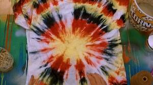 6.2K views · 64 reactions | Have you ever wanted to try tie-dying with your students? We have an in-depth Learning Pack ALL ABOUT tie-dye in the classroom. Learn how to mix dyes, different folding techniques and so much more! #ArtEdPRO https://www.theartofed.com/packs/tie-dye-techniques-art-room/?open_video=ah1ahdvuoe-96809 | The Art of Education | Facebook