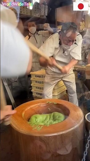 Japanese Mochi Making Tradition – Mochitsuki.