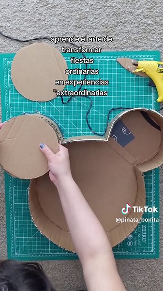 Crea tu propia piñata de Mickey Mouse