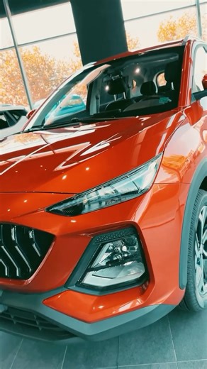 Más de una razón para enamorarte de tu #JACJS8 😍✨ Con tres corridas de asientos para 7 pasajeros 👨‍👩‍👧‍👦, tienes espacio de sobra para disfrutar cada viaje en familia. 🚗💨 #FeelABetterDrive 🚘 #AutosChile 🇨🇱 #CarsLover ❤️ | JAC Chile