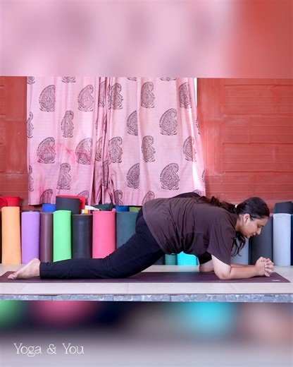 Yin Yoga Philosophy & Foundation Poses | Beginners Guide to Yin Yoga Practice | Yoga and You #YinYoga #YinYogaPhilosophy #YogaForBeginners #MindfulYoga #TaoistYoga #YogaPoses #EnergyMeridians #YinYogaBenefits #Meditation #YogaPractice #neckstretch , #puppypose, #LizardLunge, #HamstringStretch, #SphinxPose Discover the deep philosophy behind Yin Yoga and learn the essential foundation poses to start your Yin Yoga journey.In this video, we break down the core principles of Yin Yoga, the importance