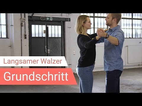 Slow Waltz Basic Step Explained in 1 Minute! 🤩